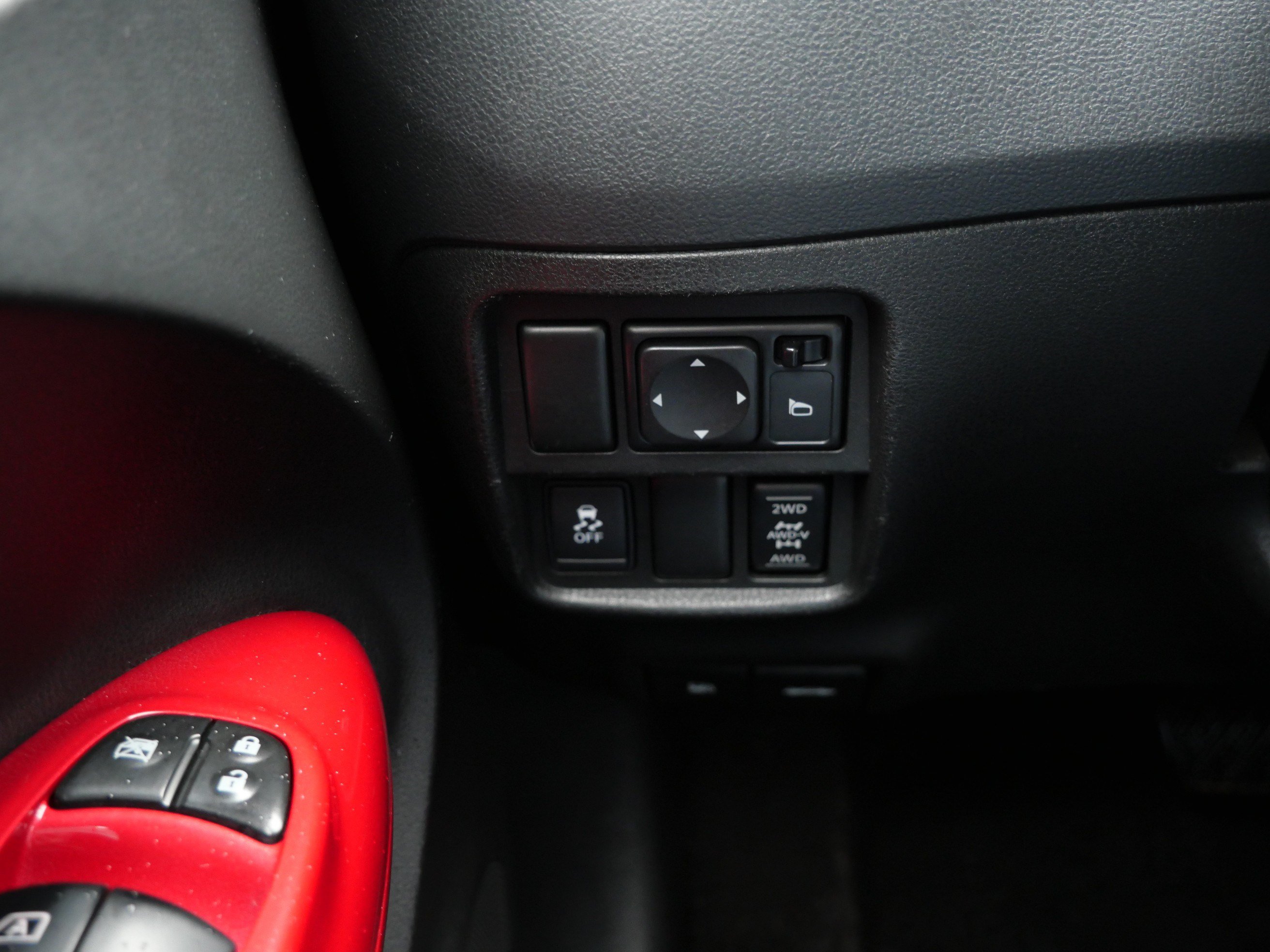 Used 2015 Nissan Juke SV w/ Technology Package AWD/4WD image 27