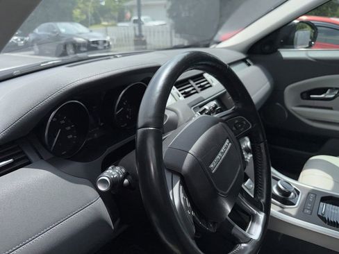 Used 2017 Land Rover Range Rover Evoque SE AWD/4WD image 3