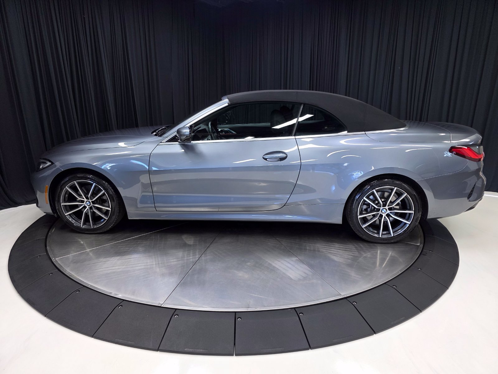 Used 2022 BMW 430i xDrive Convertible w/ Premium Package AWD/4WD image 9