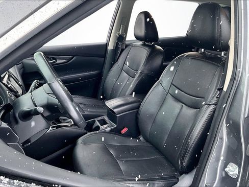 Used 2017 Nissan Rogue SL image 20