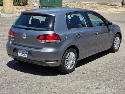 Used 2012 Volkswagen Golf 4-Door FWD image 16