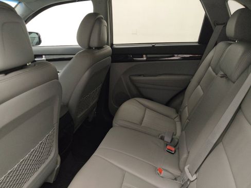 Used 2014 Kia Sorento LX w/ Premium Package image 18