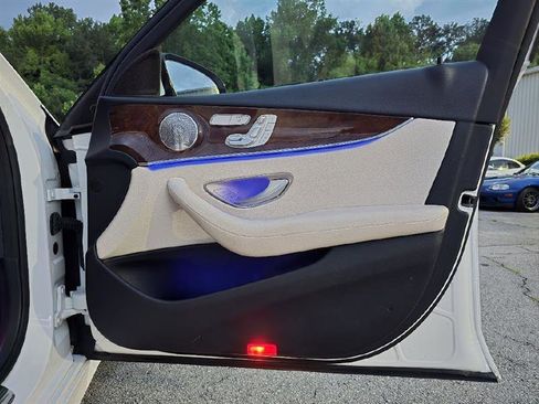 Used 2017 Mercedes-Benz E 300 image 20
