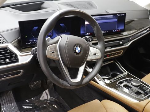 Used 2025 BMW X7 xDrive40i w/ Parking Assistance Package AWD/4WD image 6
