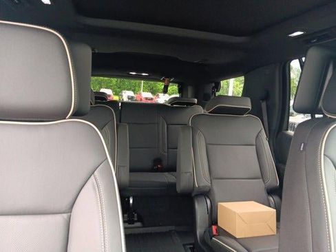 New 2026 GMC Yukon Elevation w/ Elevation Premium Package AWD/4WD image 21