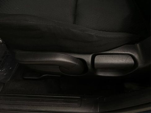Used 2010 MAZDA MAZDA3 i Touring FWD image 23