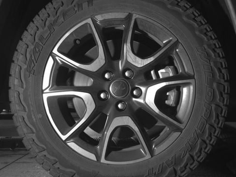 Used 2025 Jeep Compass Trailhawk image 13