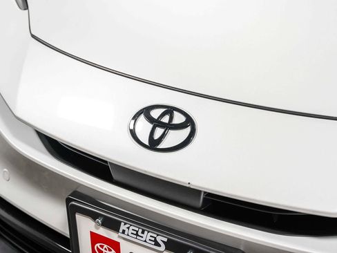 Certified 2026 Toyota Prius FWD image 9