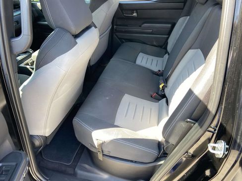Used 2025 Toyota Tacoma TRD Sport AWD/4WD image 18