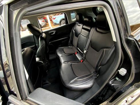 Used 2017 Jeep Compass Latitude image 20