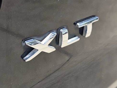 Used 2019 Ford Explorer XLT w/ Equipment Group 202A FWD image 8