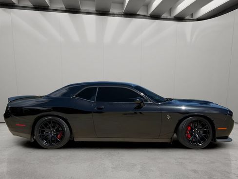 Used 2016 Dodge Challenger SRT Hellcat RWD image 8