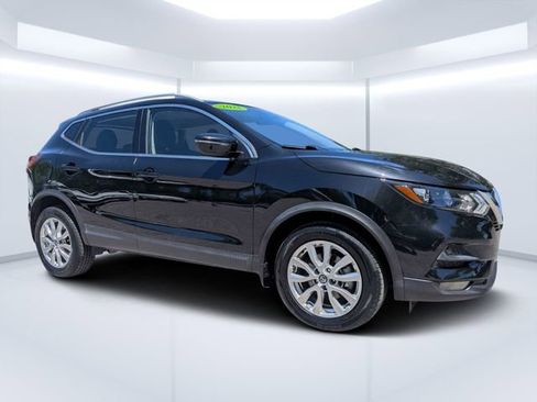 Used 2021 Nissan Rogue Sport SV FWD image 1