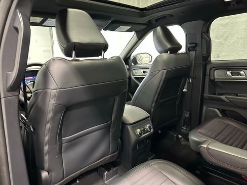 Used 2025 Ford Explorer ST-Line image 46