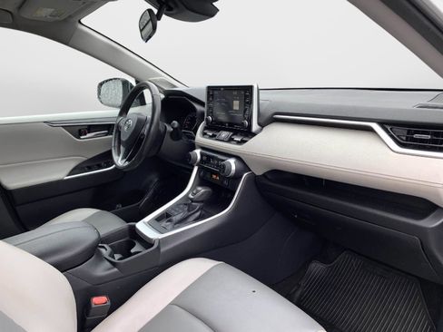 Used 2019 Toyota RAV4 XLE Premium w/ Cold Weather Package image 41