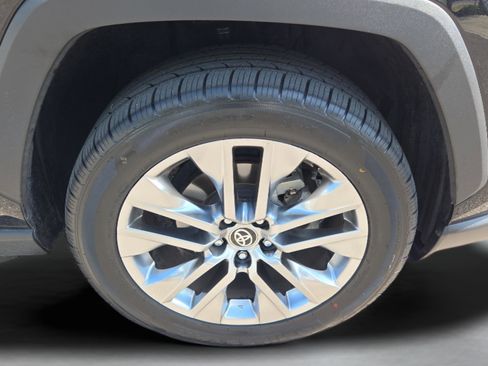 Certified 2020 Toyota RAV4 Limited FWD image 33