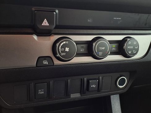 Used 2021 Toyota Tacoma SR image 18