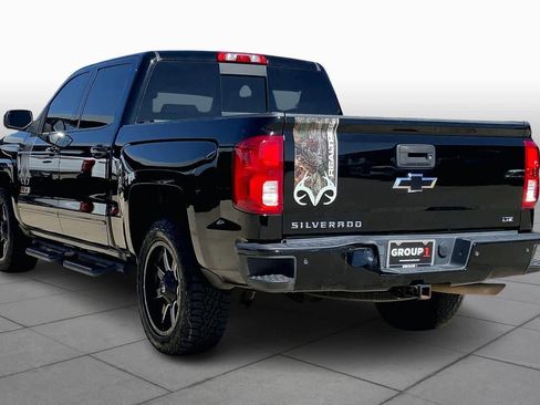 Used 2017 Chevrolet Silverado 1500 LTZ Z71 w/ Realtree Edition image 12