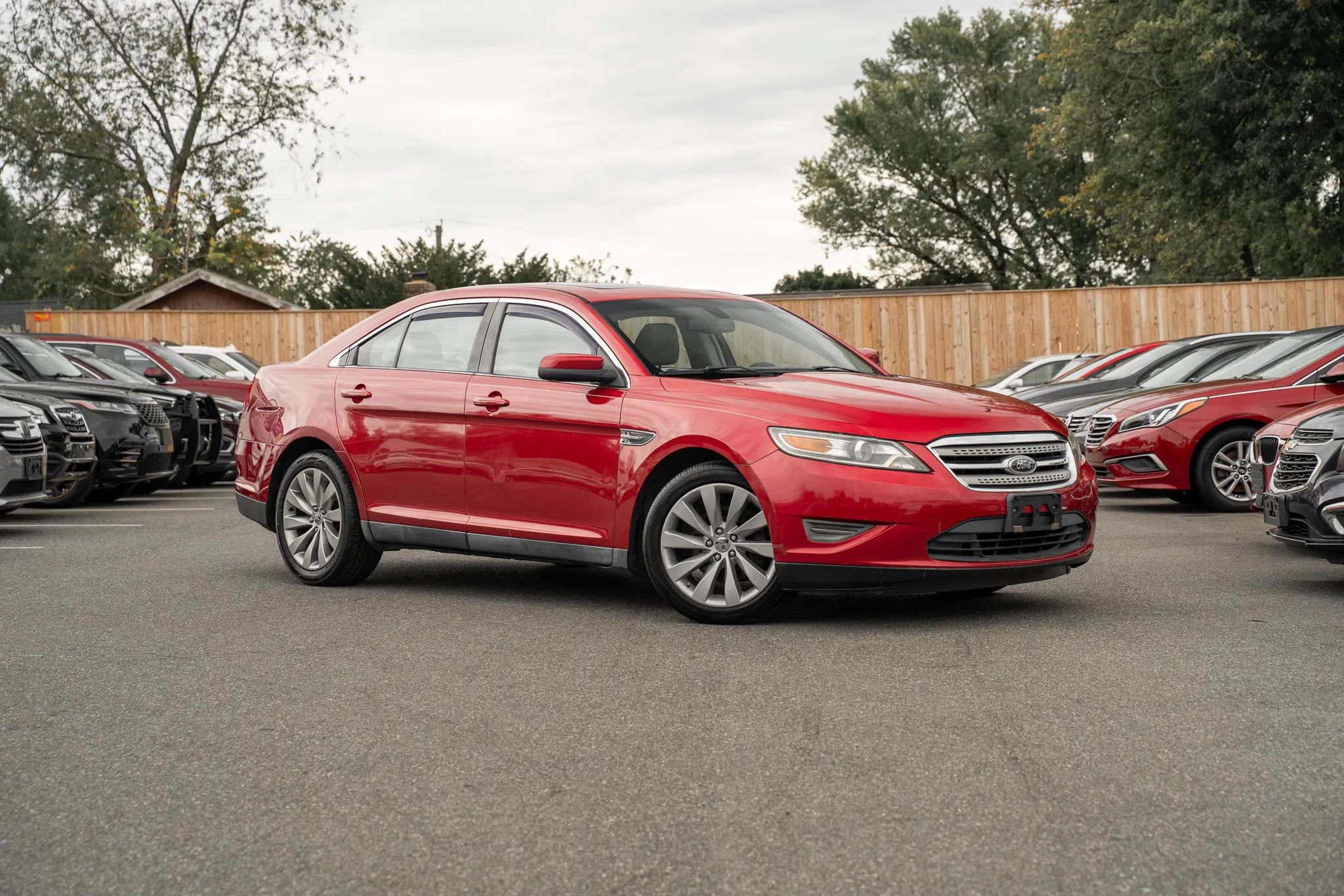 Used 2011 Ford Taurus SEL w/ 202A Rapid Spec Order Code AWD/4WD image 1