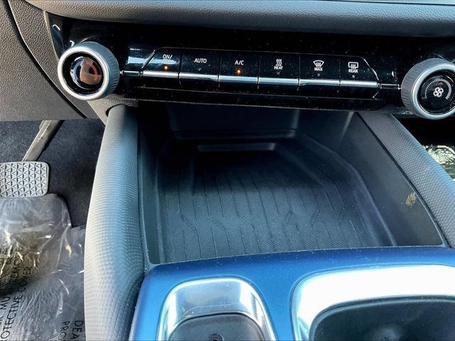 Certified 2024 Chevrolet Equinox EV LT w/ LPO, Active Package FWD image 18
