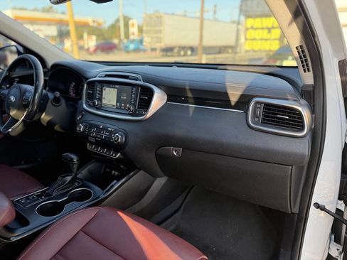 Used 2018 Kia Sorento SX image 27