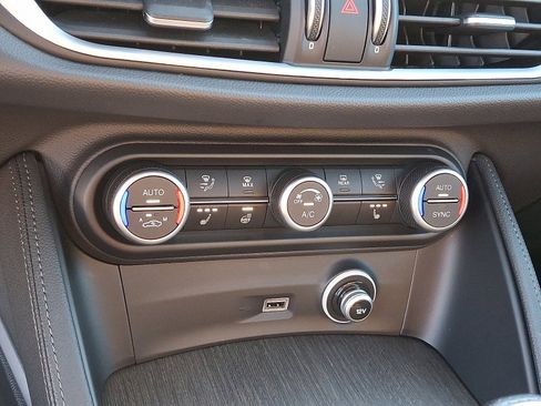 Used 2022 Alfa Romeo Stelvio Ti image 16