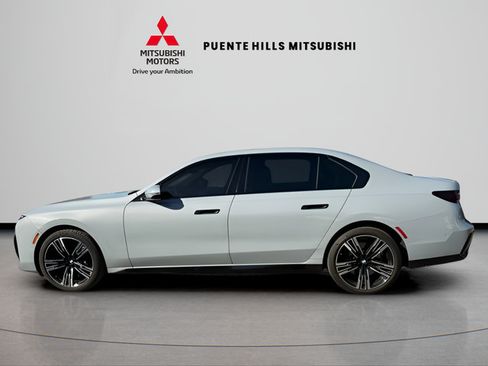 Used 2023 BMW 740i w/ Parking Assistance Package RWD image 9