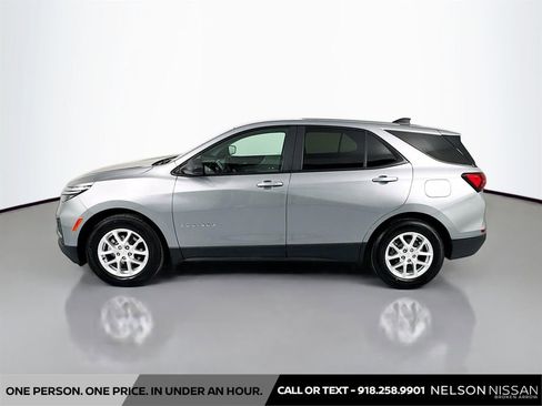 Used 2023 Chevrolet Equinox LS w/ LS Convenience Package FWD image 8