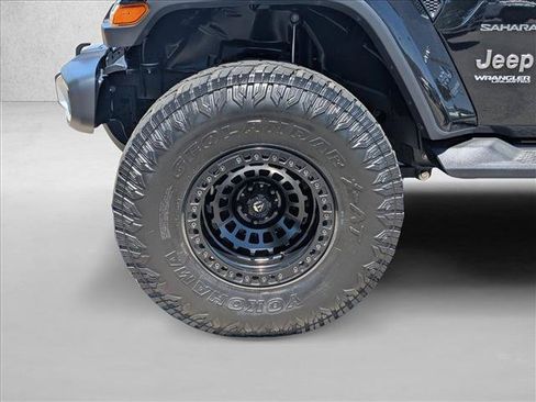 Used 2020 Jeep Wrangler Unlimited Sahara AWD/4WD image 24