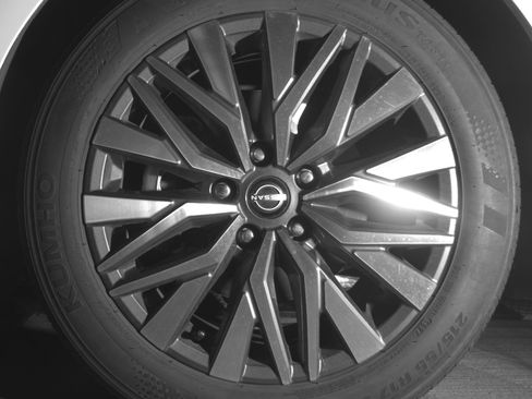 Used 2025 Nissan Altima 2.5 SV image 12