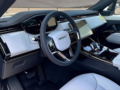 New 2025 Land Rover Range Rover Sport SE image 6