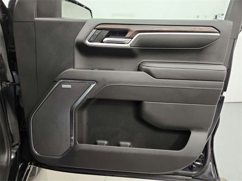 Used 2022 GMC Sierra 1500 SLT w/ SLT Convenience Package image 32