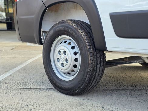 Used 2025 RAM ProMaster 2500 w/ Convenience Group image 13