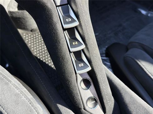 Used 2019 McLaren 720S RWD image 17