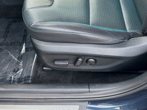 Used 2022 Kia Niro EX Premium w/ Cold Weather Package image 17