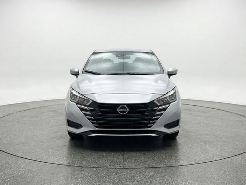 Used 2025 Nissan Versa SV image 2