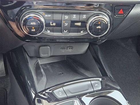 New 2026 Chevrolet Trax ACTIV w/ Sunroof Package FWD image 21