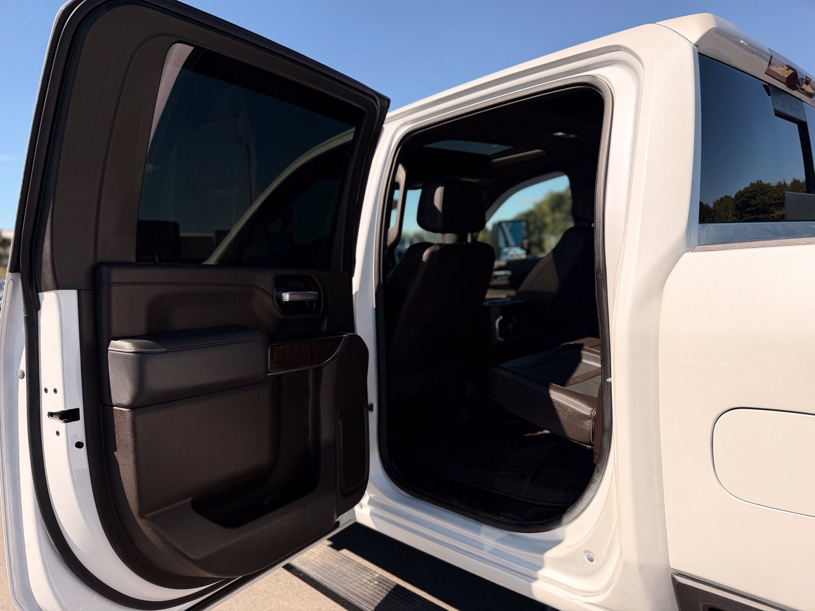 Used 2021 GMC Sierra 3500 Denali w/ Denali Ultimate Package AWD/4WD image 19