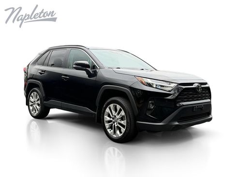 Used 2023 Toyota RAV4 XLE Premium AWD/4WD image 8