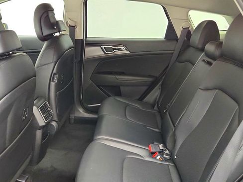 Used 2024 Kia Sportage EX FWD image 18