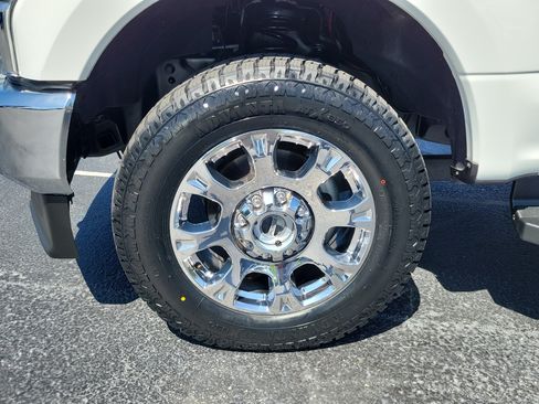 Used 2022 Ford F250 Lariat w/ Lariat Ultimate Package AWD/4WD image 5
