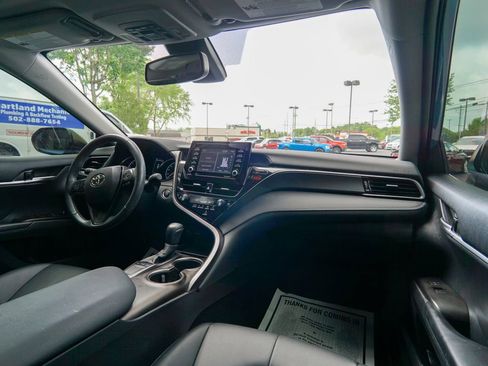 Used 2023 Toyota Camry SE w/ Convenience Package FWD image 14