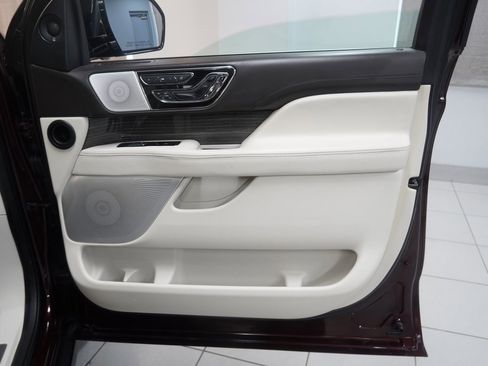 Used 2018 Lincoln Navigator Black Label image 38