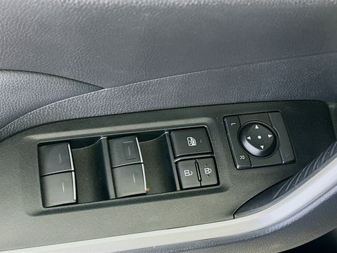 Used 2025 Toyota RAV4 XLE FWD image 15