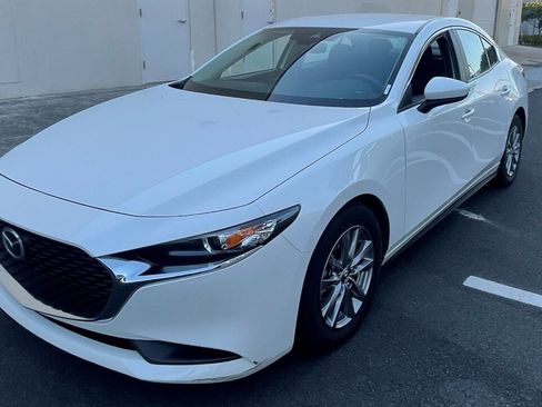 Used 2020 MAZDA MAZDA3 Sedan image 1