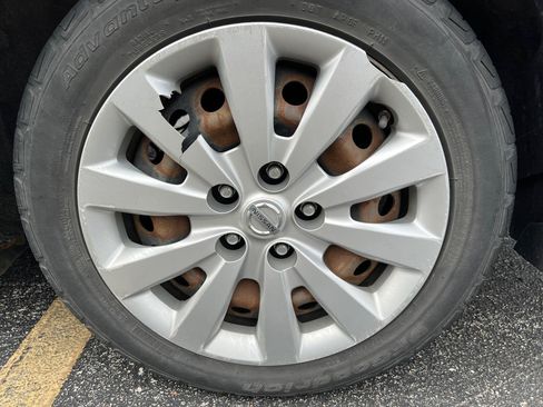Used 2015 Nissan Sentra SV FWD image 12
