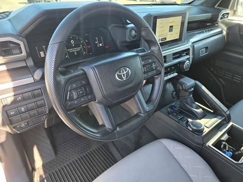 Certified 2025 Toyota Tacoma SR5 AWD/4WD image 12