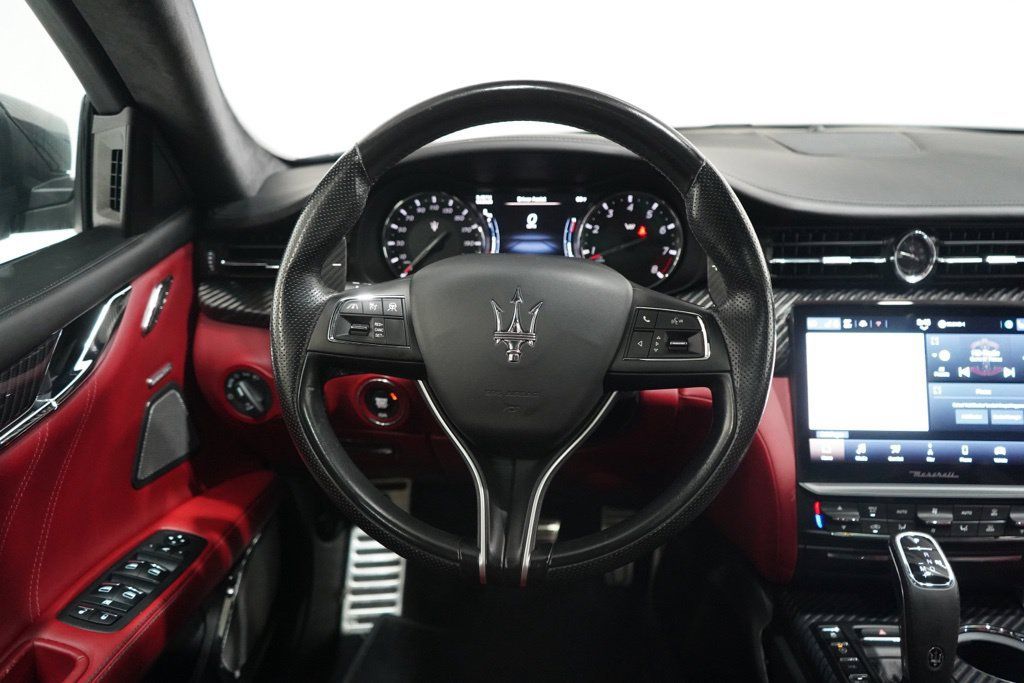 Used 2022 Maserati Quattroporte Trofeo RWD image 15