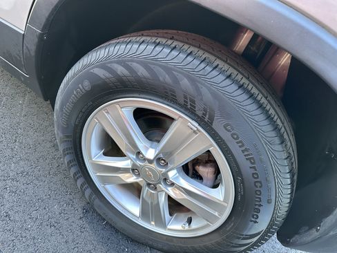 Used 2022 Chevrolet Trax LT w/ LT Convenience Package image 11