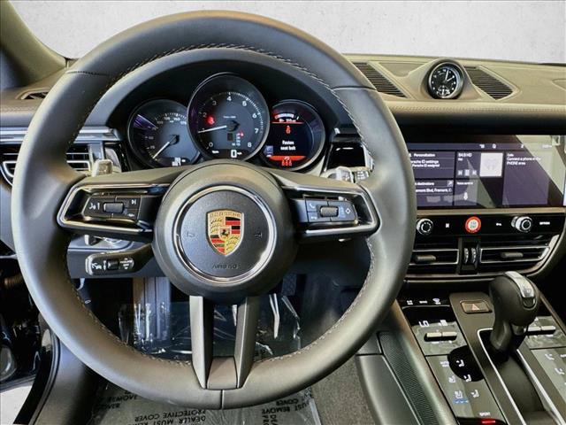 Used 2025 Porsche Macan AWD/4WD image 13